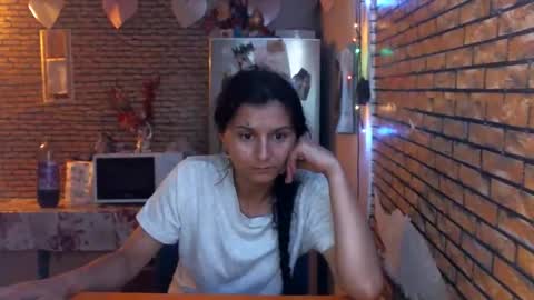 Snapshot of real_coupl3 chatting on May 31, 7:48 pm real_coupl3 online show from May 31, 7:48 pm