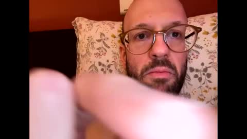 HugeSecret online show from February 5, 2:33 pm