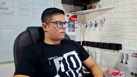 Snapshot of realjoel chatting on March 31, 2:17 pm Joel online show from March 31, 2:17 pm