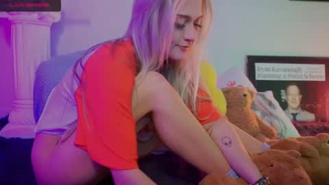 Snapshot of reallilygrace chatting on March 8, 2:12 am Lily Grace online show from March 8, 2:12 am