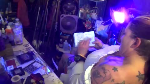 Snapshot of reallyredrum69th chatting on February 4, 6:52 am reallyredrum69th online show from February 4, 6:52 am