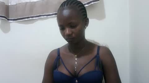 queen online show from October 12, 10:25 am