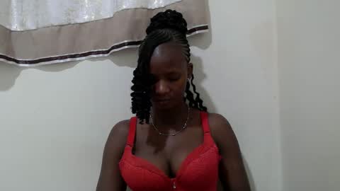 queen online show from November 25, 6:30 pm