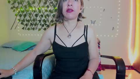 Snapshot of rebbeca09 chatting on October 3, 10:23 am Rebbeca online show from October 3, 10:23 am