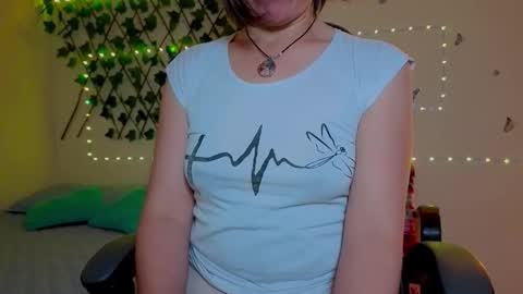 Snapshot of rebbeca09 chatting on October 15, 10:48 am Rebbeca online show from October 15, 10:48 am