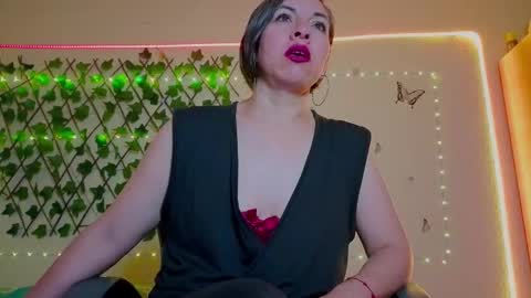 Snapshot of rebbeca09 chatting on October 28, 10:41 am Rebbeca online show from October 28, 10:41 am