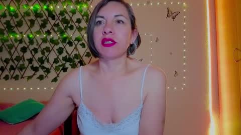 Snapshot of rebbeca09 chatting on November 9, 10:57 am Rebbeca online show from November 9, 10:57 am