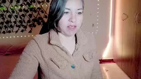 Snapshot of rebbeca09 chatting on November 19, 9:31 am Rebbeca online show from November 19, 9:31 am