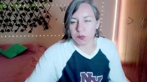 Snapshot of rebbeca09 chatting on November 20, 9:25 pm Rebbeca online show from November 20, 9:25 pm