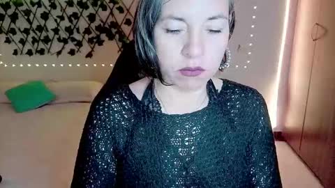 Snapshot of rebbeca09 chatting on December 18, 11:05 am Rebbeca online show from December 18, 11:05 am