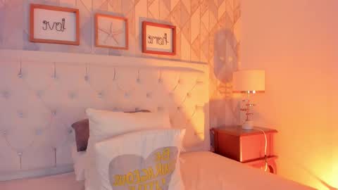 Rebeca Whatsson online show from March 31, 11:43 am