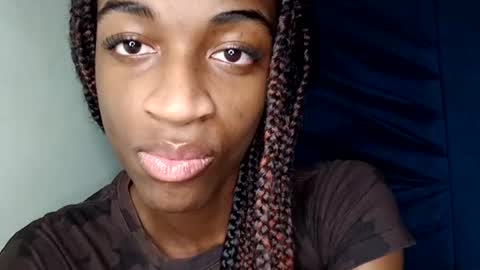 Tu mami Rebecca online show from July 12, 11:45 am