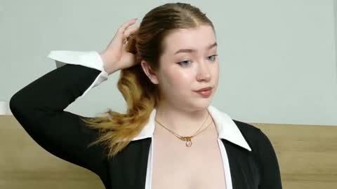 rebecca_lace online show from September 18, 2:57 am
