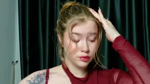 rebecca_lace online show from September 20, 11:28 pm