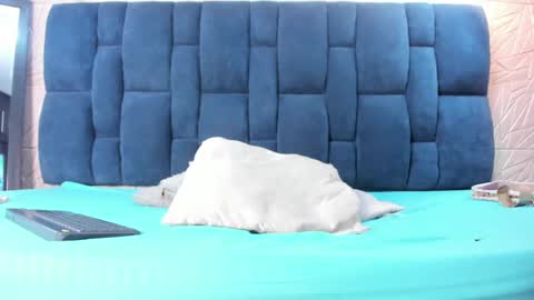 Snapshot of rebecca_mitchell chatting on January 13, 11:19 am Rebecca online show from January 13, 11:19 am