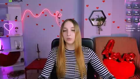 rebecca_smile_ online show from March 8, 5:28 pm