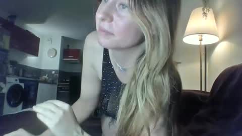 CuttieBecca online show from September 26, 7:12 am