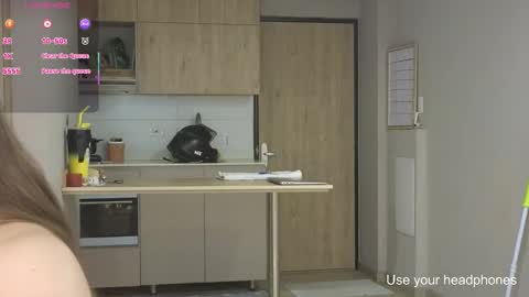 rebeccawhite_meow online show from December 1, 1:32 am