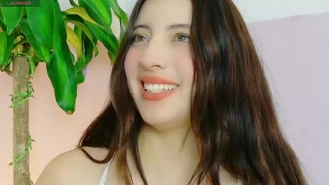 Snapshot of rebeccawhite_meow chatting on June 7, 7:17 pm rebeccawhite_meow online show from June 7, 7:17 pm