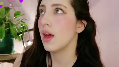 Snapshot of rebeccawhite_meow chatting on June 11, 2:11 am rebeccawhite_meow online show from June 11, 2:11 am