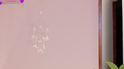 Snapshot of rebeccawhite_meow chatting on June 25, 6:18 am rebeccawhite_meow online show from June 25, 6:18 am