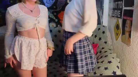 Lara online show from December 19, 9:33 pm