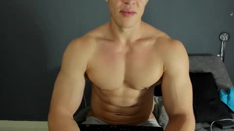 twitter REECET26 instagram RECCETAYLOR online show from October 29, 1:52 am