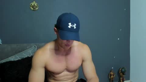 Snapshot of recce_taylor4 chatting on May 5, 11:46 pm twitter REECET26 instagram RECCETAYLOR online show from May 5, 11:46 pm