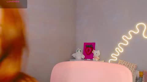 red__candy online show from February 18, 4:05 pm