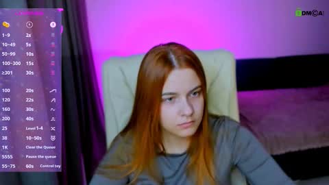 Snapshot of red__dizzy chatting on October 14, 8:53 pm red__dizzy online show from October 14, 8:53 pm