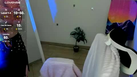 Bestie online show from February 18, 2:02 pm