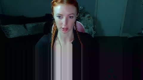 Red -  online show from December 17, 2:33 pm