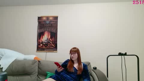 Snapshot of red_fox777 chatting on April 12, 6:46 pm Lisa online show from April 12, 6:46 pm