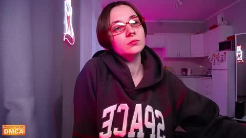 Elpis online show from February 6, 1:54 pm