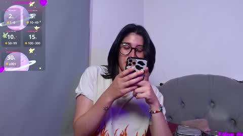 IG   OF red moonn online show from October 3, 3:14 am