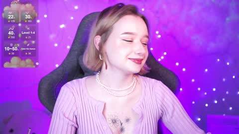 Snapshot of red_queeen chatting on January 11, 8:43 pm QUEEN OF EVIL online show from January 11, 8:43 pm