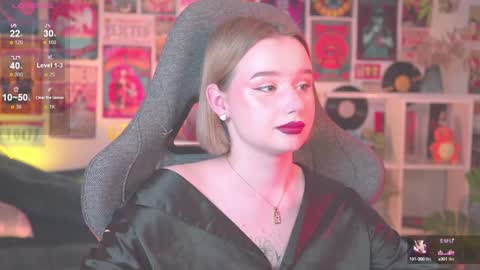 Snapshot of red_queeen chatting on January 22, 9:21 pm QUEEN OF EVIL online show from January 22, 9:21 pm