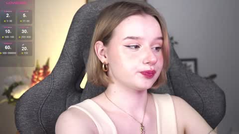 Snapshot of red_queeen chatting on January 24, 9:37 pm QUEEN OF EVIL online show from January 24, 9:37 pm