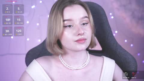 Snapshot of red_queeen chatting on February 8, 8:53 pm QUEEN OF EVIL online show from February 8, 8:53 pm