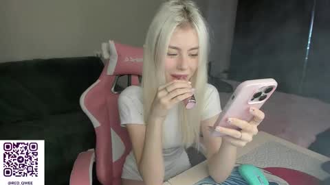 Erika online show from November 27, 8:38 am