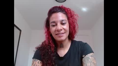 Snapshot of red_savage_ chatting on February 4, 3:29 pm Instagram Valerie yourdream online show from February 4, 3:29 pm