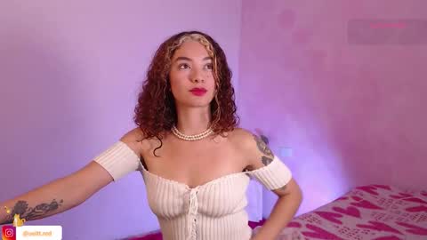 red_velvett0 online show from October 17, 8:39 am