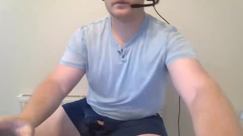 Snapshot of redbwc96 chatting on October 19, 12:28 pm redbwc96 online show from October 19, 12:28 pm