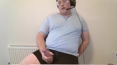 Snapshot of redbwc96 chatting on October 28, 8:40 am redbwc96 online show from October 28, 8:40 am