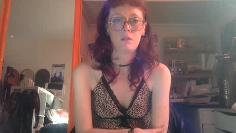 redcassie666 online show from March 25, 2:23 pm