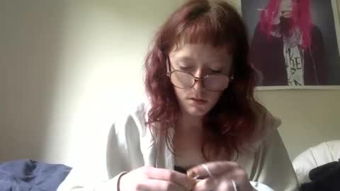redcassie666 online show from April 28, 10:31 am