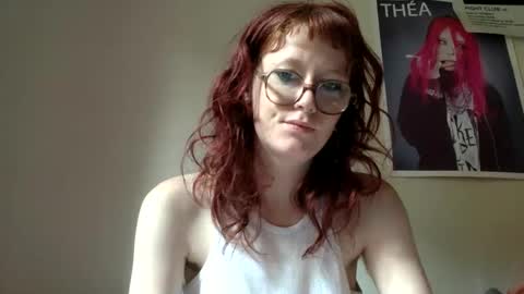 redcassie666 online show from May 6, 10:31 am