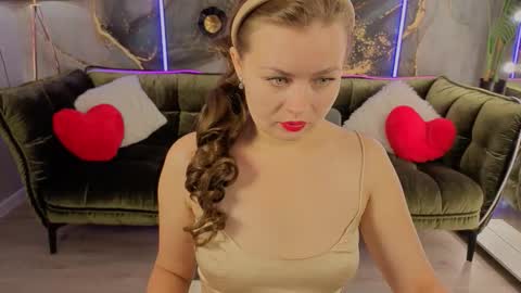 Lily online show from September 20, 7:15 pm