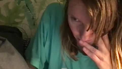 Snapshot of redfoxofficial chatting on November 2, 9:00 am Redfox online show from November 2, 9:00 am