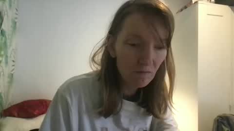 Snapshot of redfoxofficial chatting on November 23, 3:34 pm Redfox online show from November 23, 3:34 pm